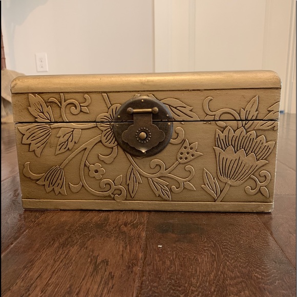 Accent Box - Picture 1 of 4
